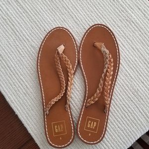GAP braided flip flop, size 8